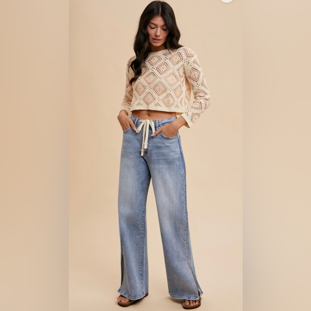 Wide Leg Light Wash Jeans for Women - Cream Drawstring Top